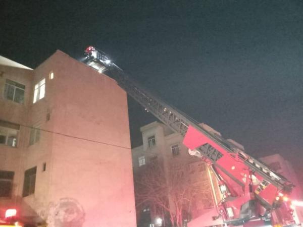 آتش سوزی خوابگاه 10 طبقه در خیابان کریمخان