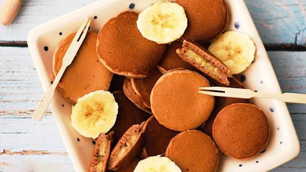 طرز تهیه پنکیک شکلاتی موزی پف دار در خانه